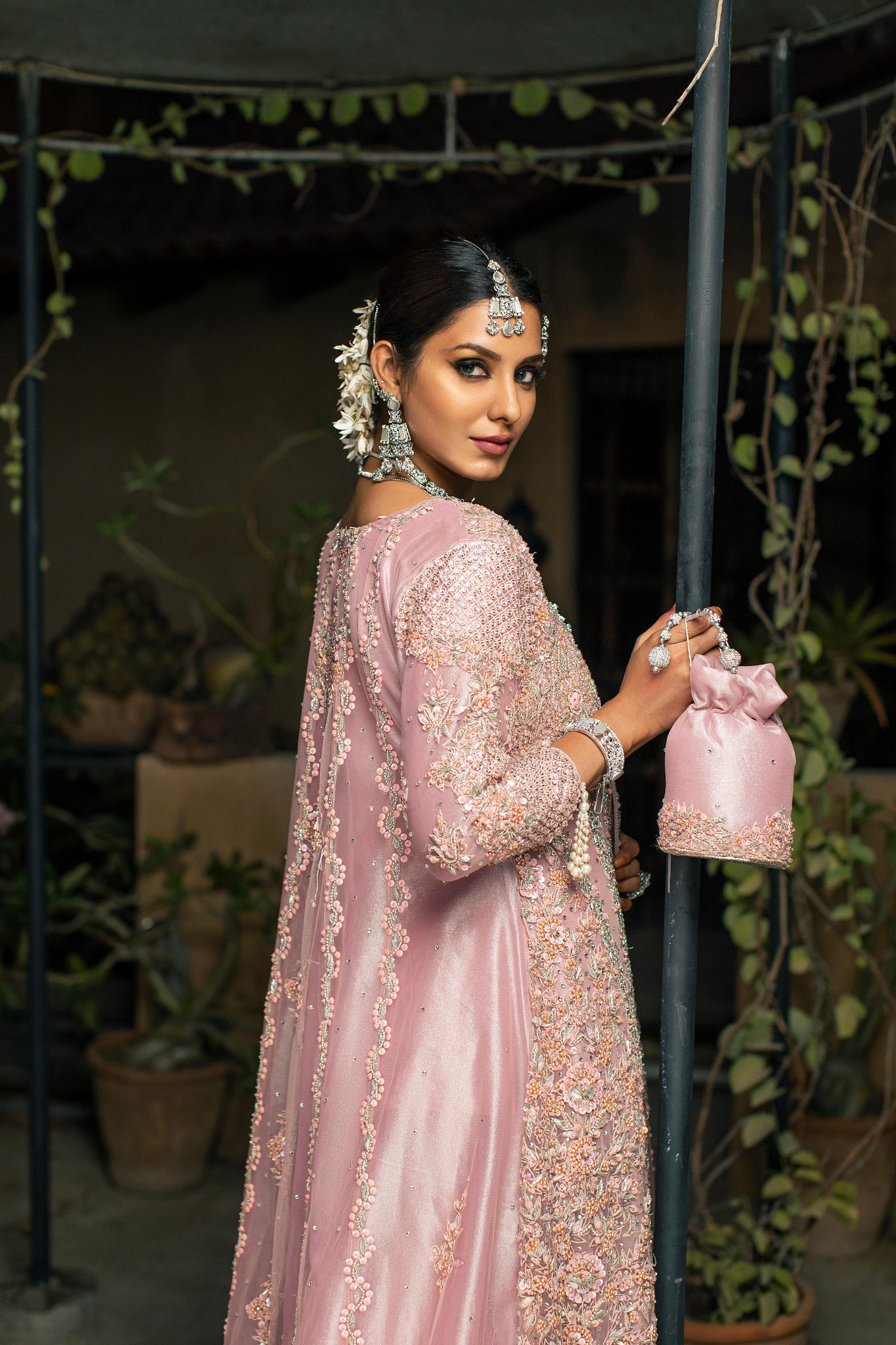 Women's Walima Suit – Zawa Boutique